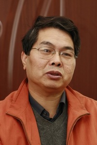 焦李成教授 電子工程學院院長，智能信息處理研究所所長。