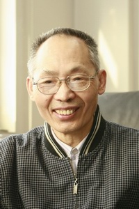 楊紹全教授 DZDK專家，1960年從我校雷達系畢業，留校任教，曾任電子工程系系主任。